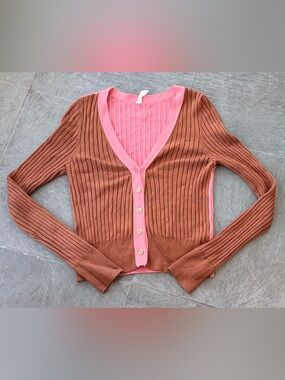 Ribbed V-Neck Cardigan in Rust with Pink Trim